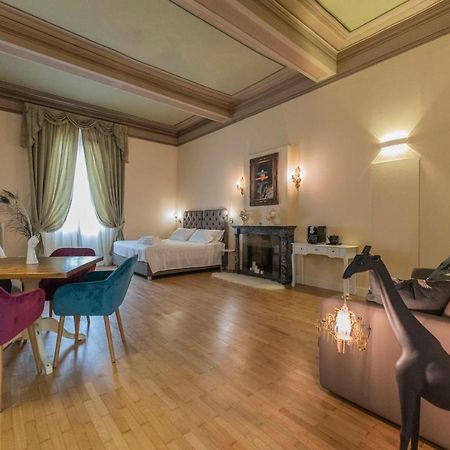 Aldrovandi Luxury Suites And Apartment Bologna Exteriör bild