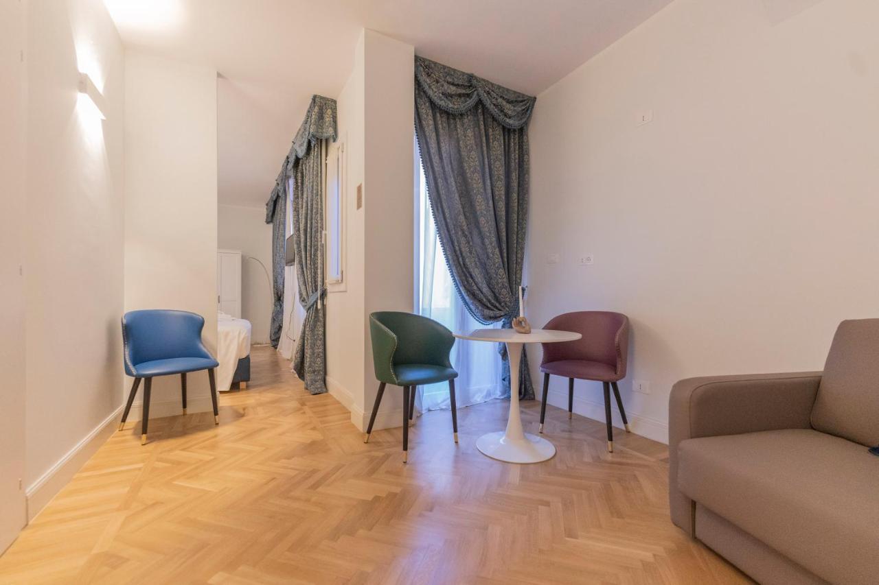 Aldrovandi Luxury Suites And Apartment Bologna Exteriör bild