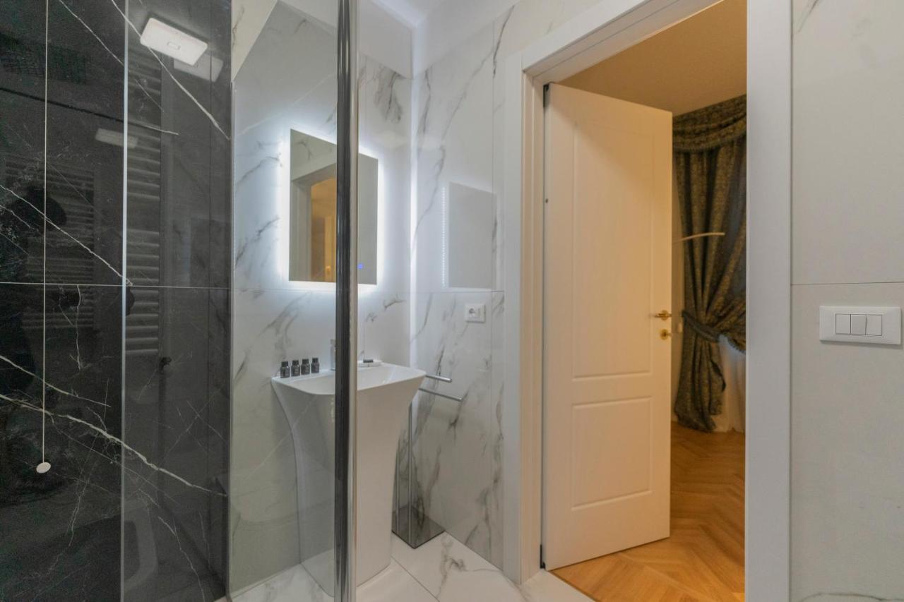 Aldrovandi Luxury Suites And Apartment Bologna Exteriör bild