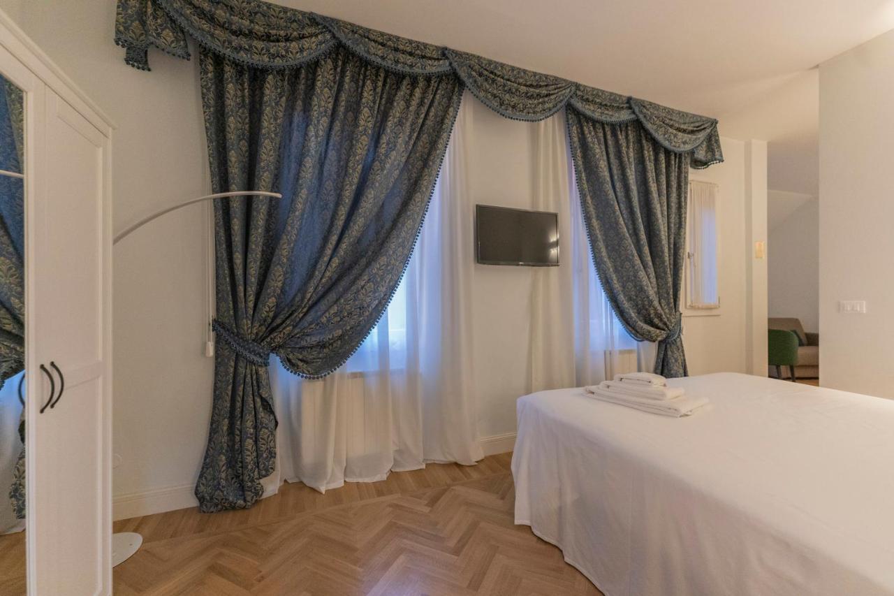 Aldrovandi Luxury Suites And Apartment Bologna Exteriör bild
