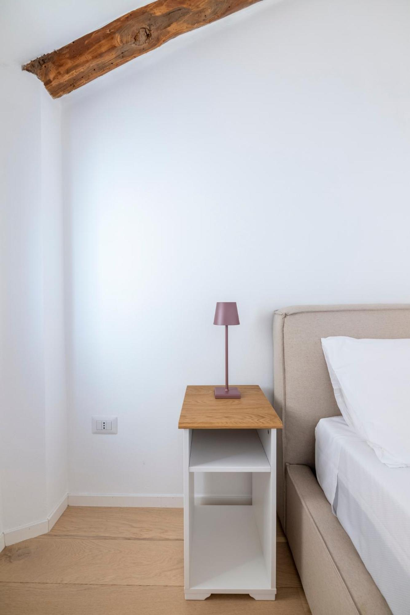 Aldrovandi Luxury Suites And Apartment Bologna Exteriör bild