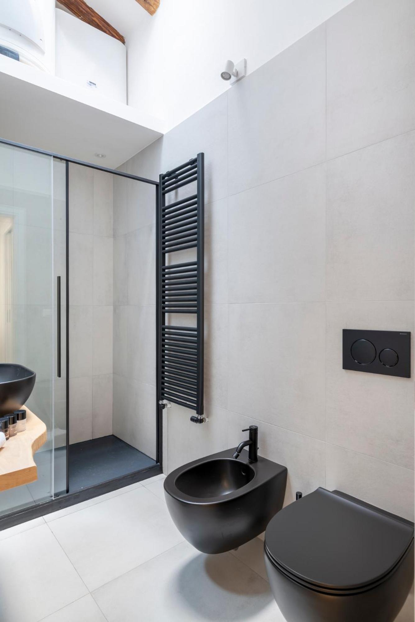 Aldrovandi Luxury Suites And Apartment Bologna Exteriör bild