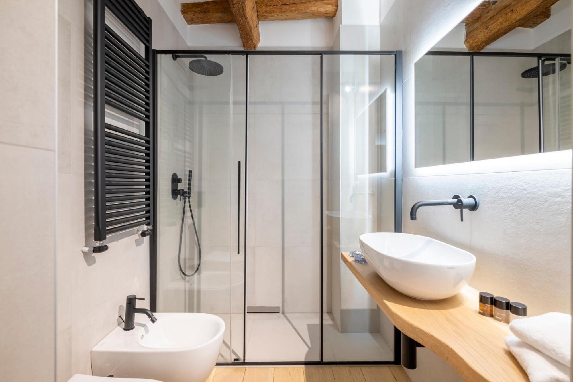 Aldrovandi Luxury Suites And Apartment Bologna Exteriör bild
